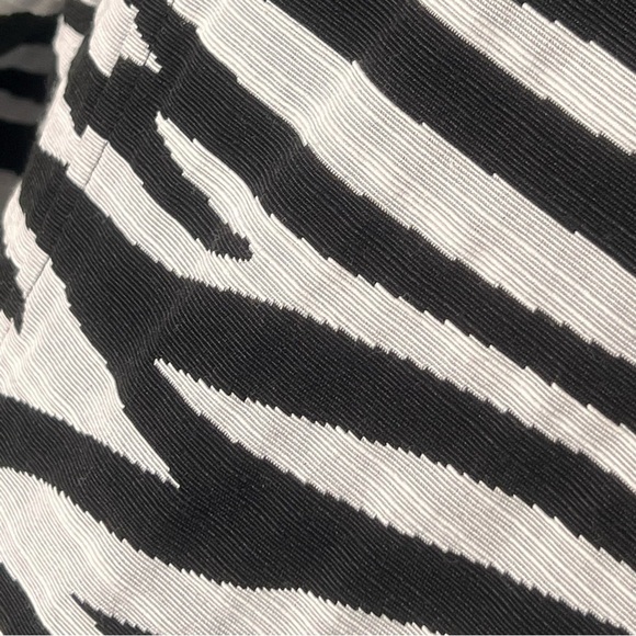 CHICO’S Zebra Jacket - Zip 3/4 sleeve - Picture 9 of 14